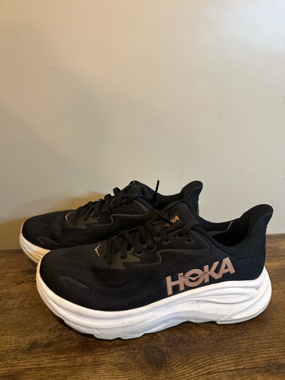 HOKA Women’s Black Running Shoes with White Clifton 10 - Picture 3 of 7